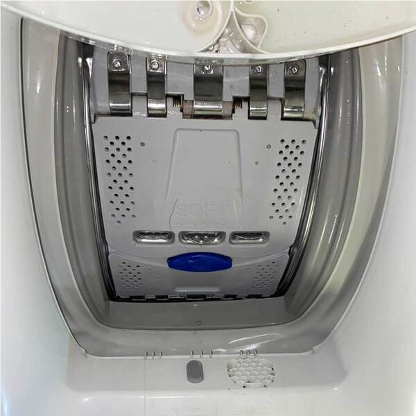 Zanussi ZWY60904SA 門膠邊除霉後